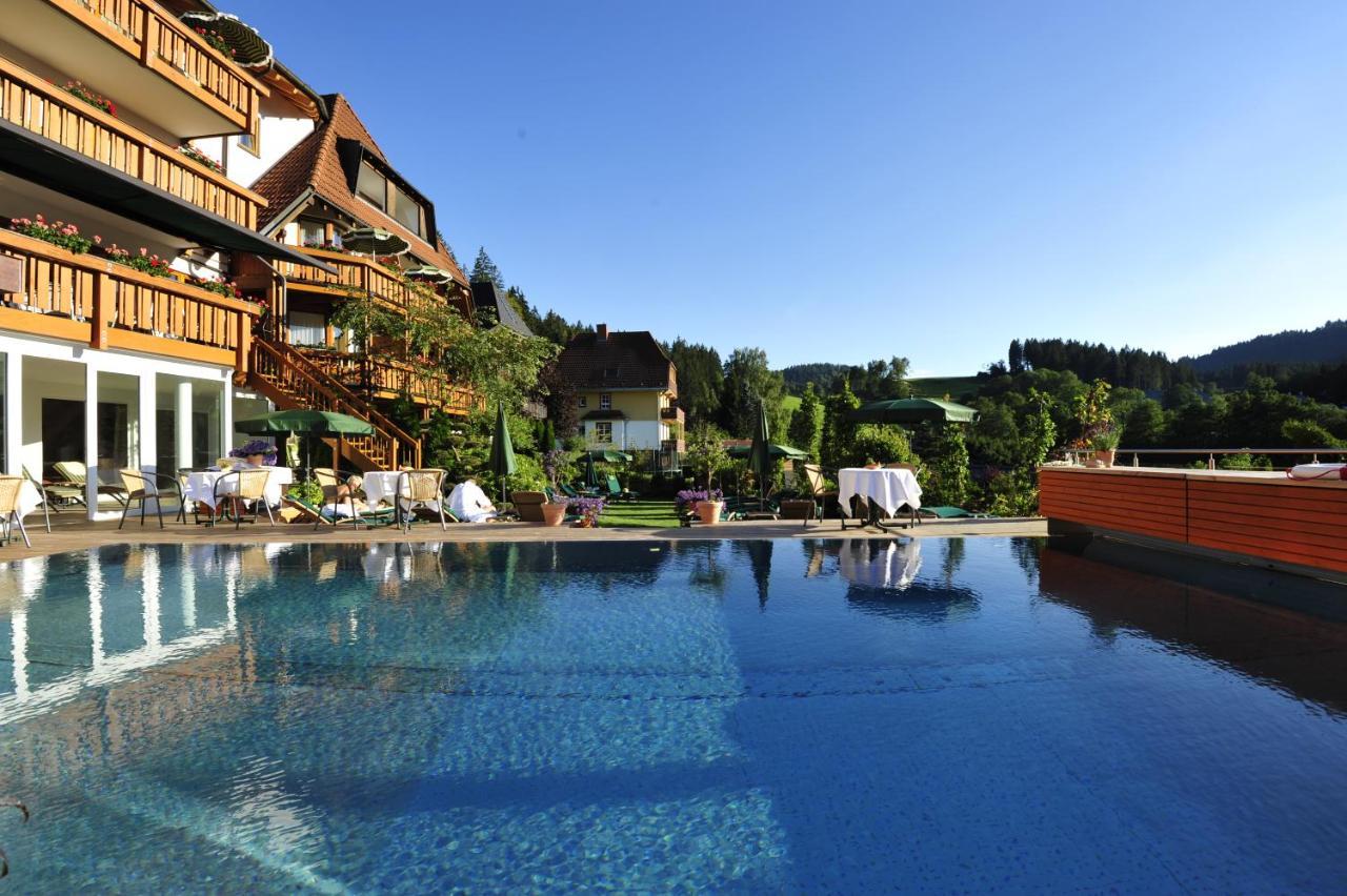 Erfurths Bergfried Ferien & Wellnesshotel ฮินเทอร์ซาร์เทน ภายนอก รูปภาพ